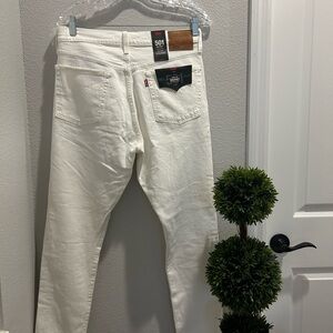 NWT white Levi jeans